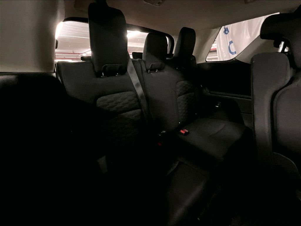 Used 2022 Red Nissan SV image 17
