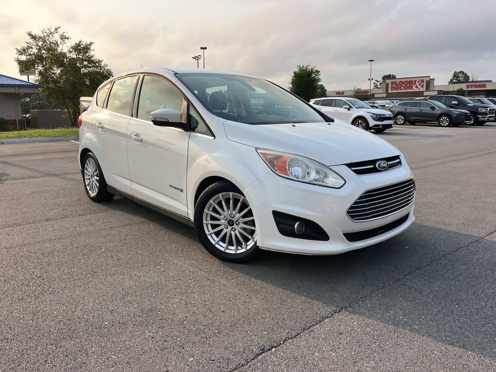 Used 2016 White Platinum Metallic Tri-Coat Ford SEL image 1