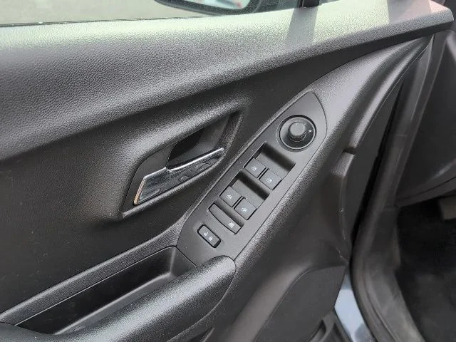 Used 2022 Gray Chevrolet LT image 16