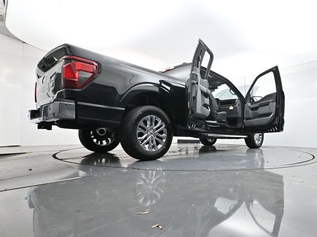 New 2026 Agate Black Metallic Ford XLT image 40