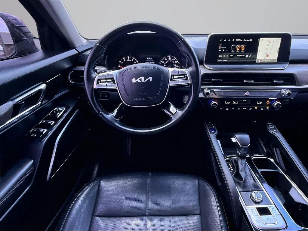 Used 2022 Green Kia EX image 6
