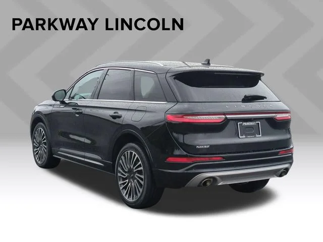 Used 2022 Black Lincoln Reserve image 3