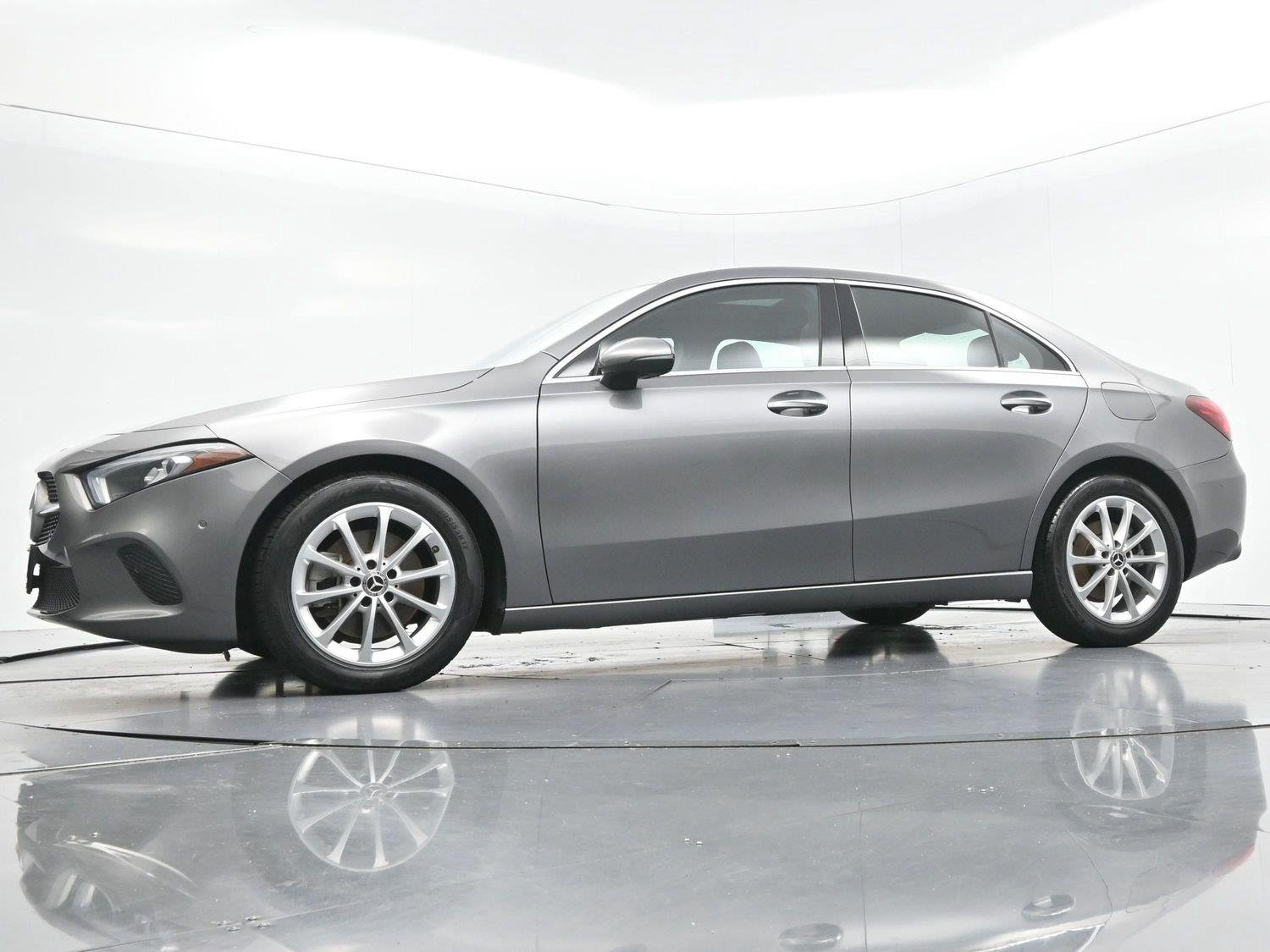 Used 2019 Mountain Grey Metallic Mercedes-Benz A 220 image 43