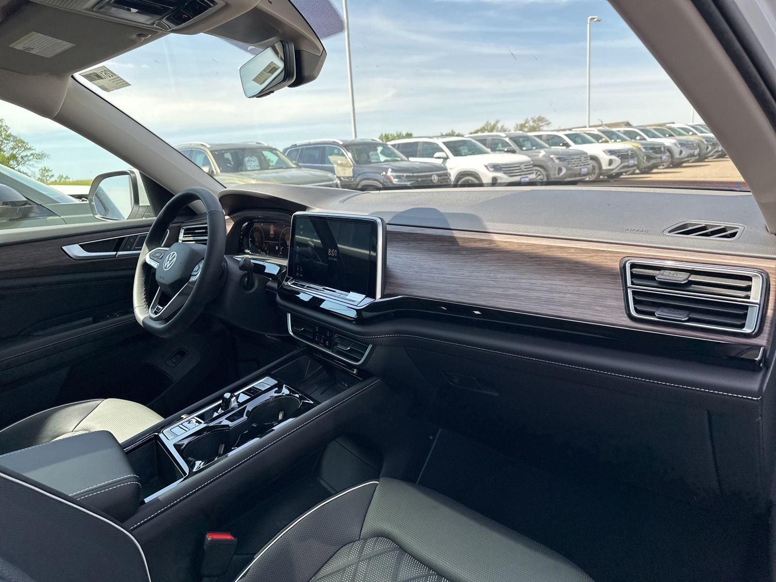 New 2026 White/off-white Volkswagen 2.0T SEL Premium R-Line image 38