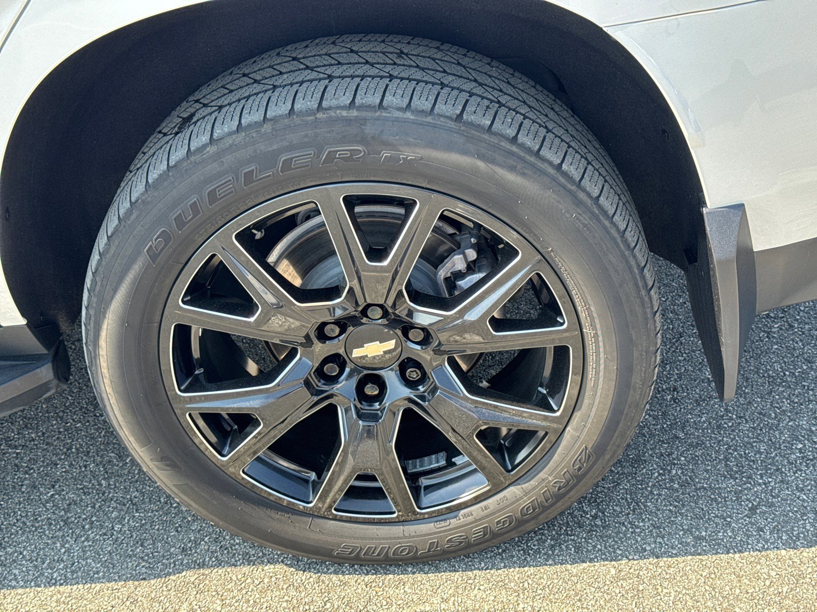 Used 2021 Iridescent Pearl Tricoat Chevrolet Premier image 19