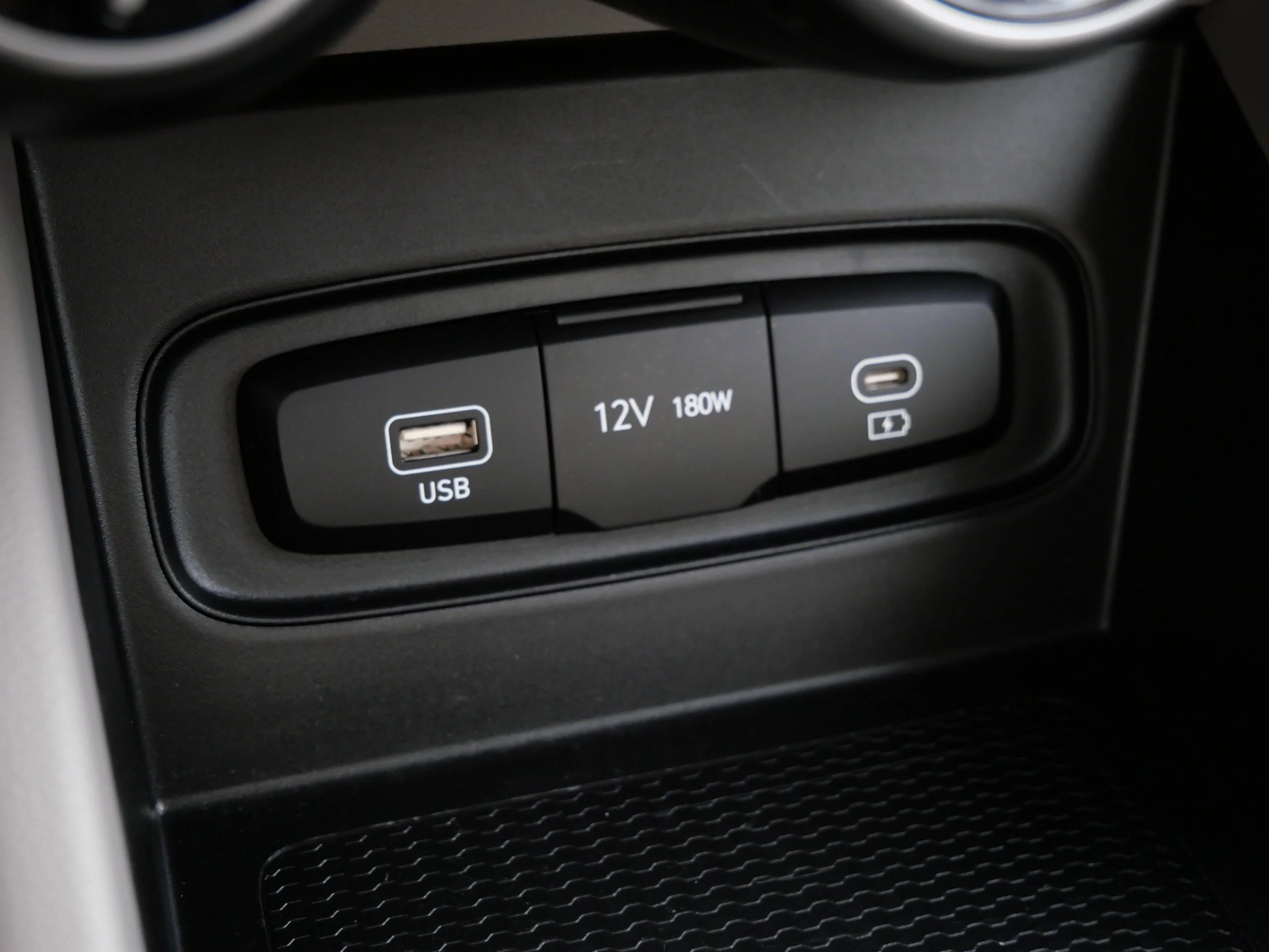 2025 Hyundai Venue SEL - Photo 31