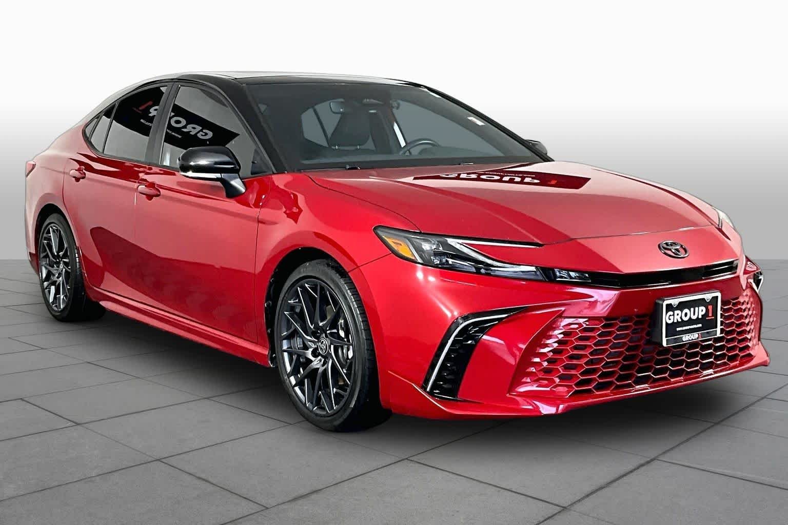 Used 2025 Supersonic Red/Midnight Black Metallic Toyota XSE image 3