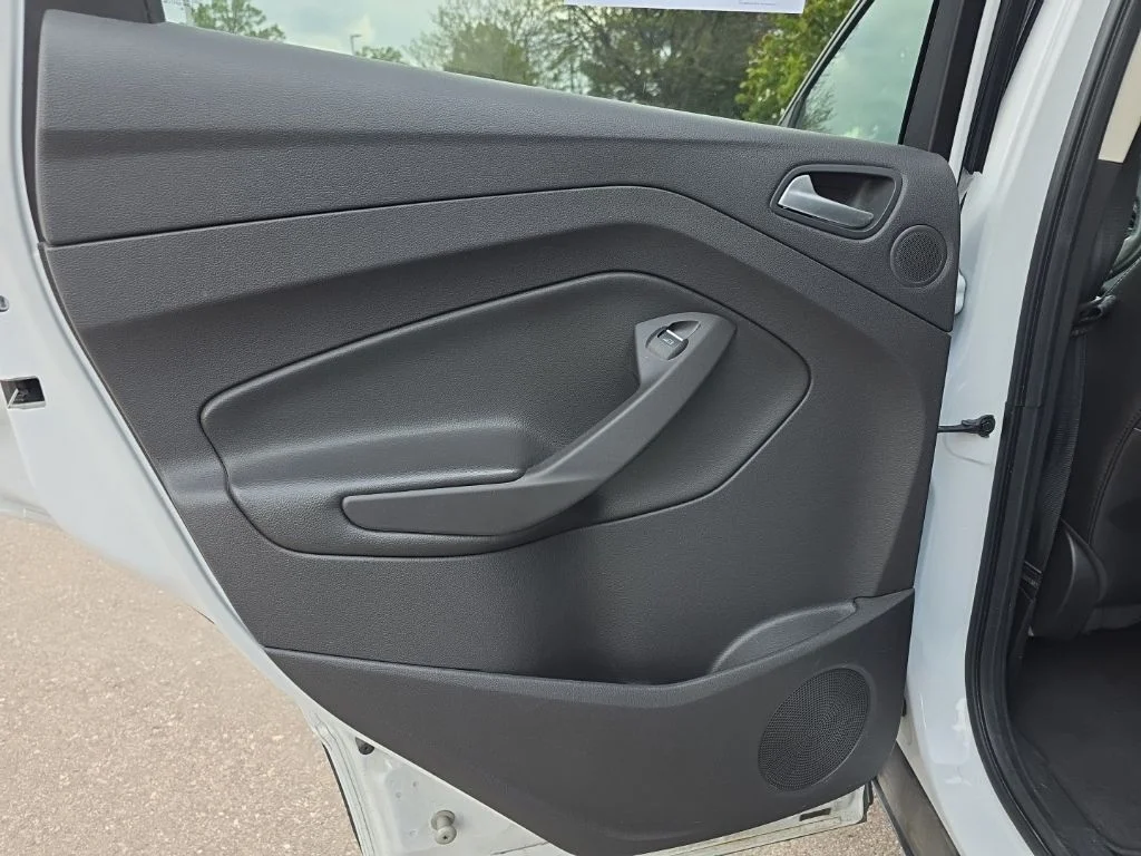 Used 2015 Oxford White Ford SE image 16