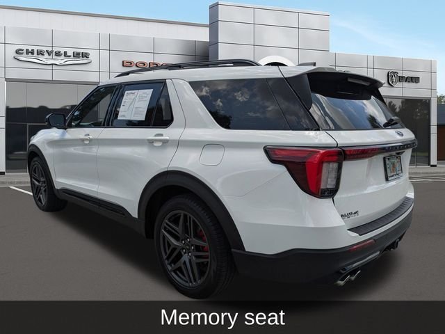 Used 2025 White Ford ST image 5