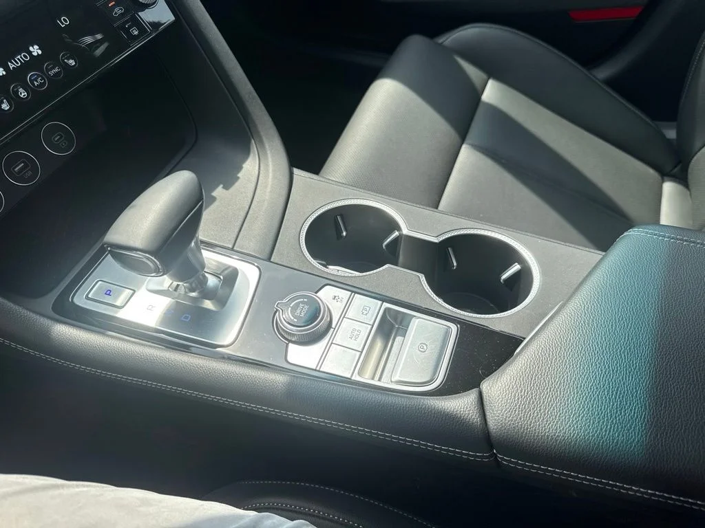2025 GENESIS G70 Standard - Photo 23