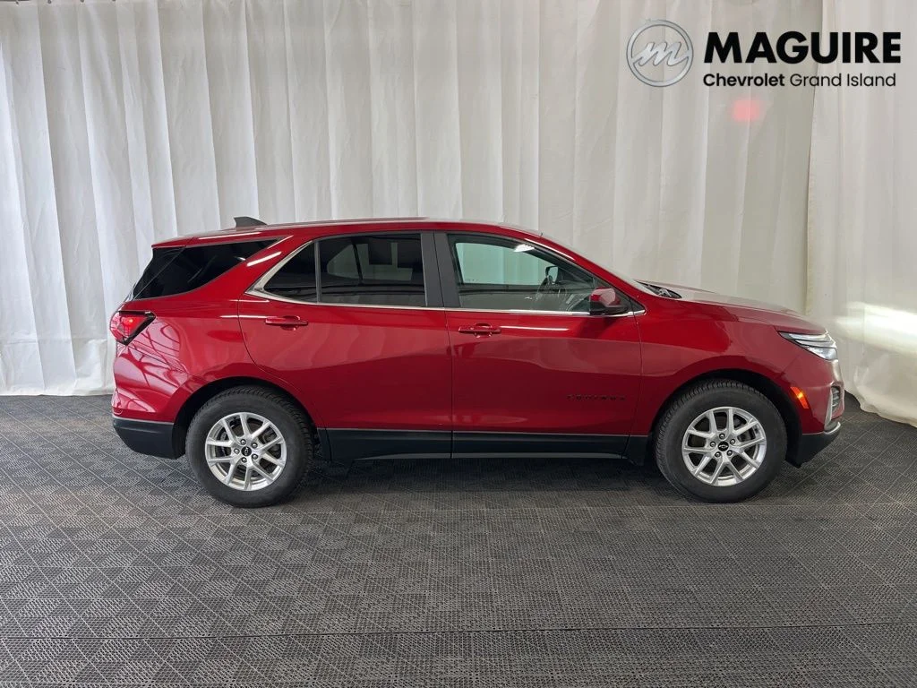 Used 2022 Chevrolet Equinox LT with VIN 3GNAXUEV2NL229020 for sale in Grand Island, NY