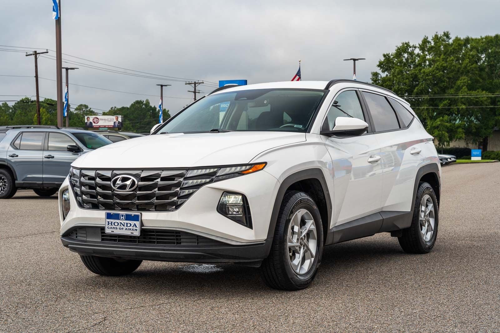 Used 2024 White Hyundai SEL image 3
