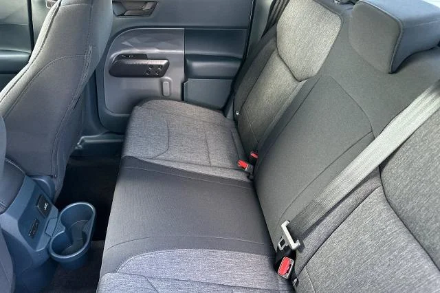 New 2026 Space White Metallic Ford XLT image 32