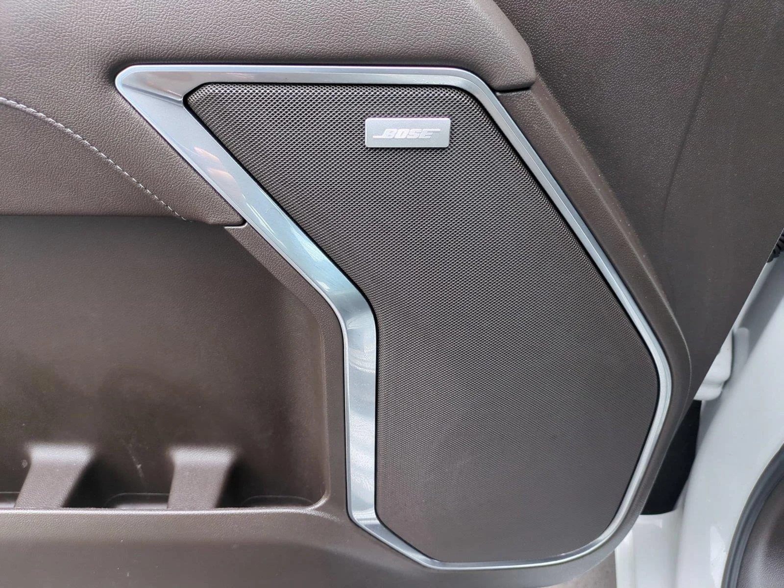 Used 2023 Summit White Chevrolet LTZ image 17