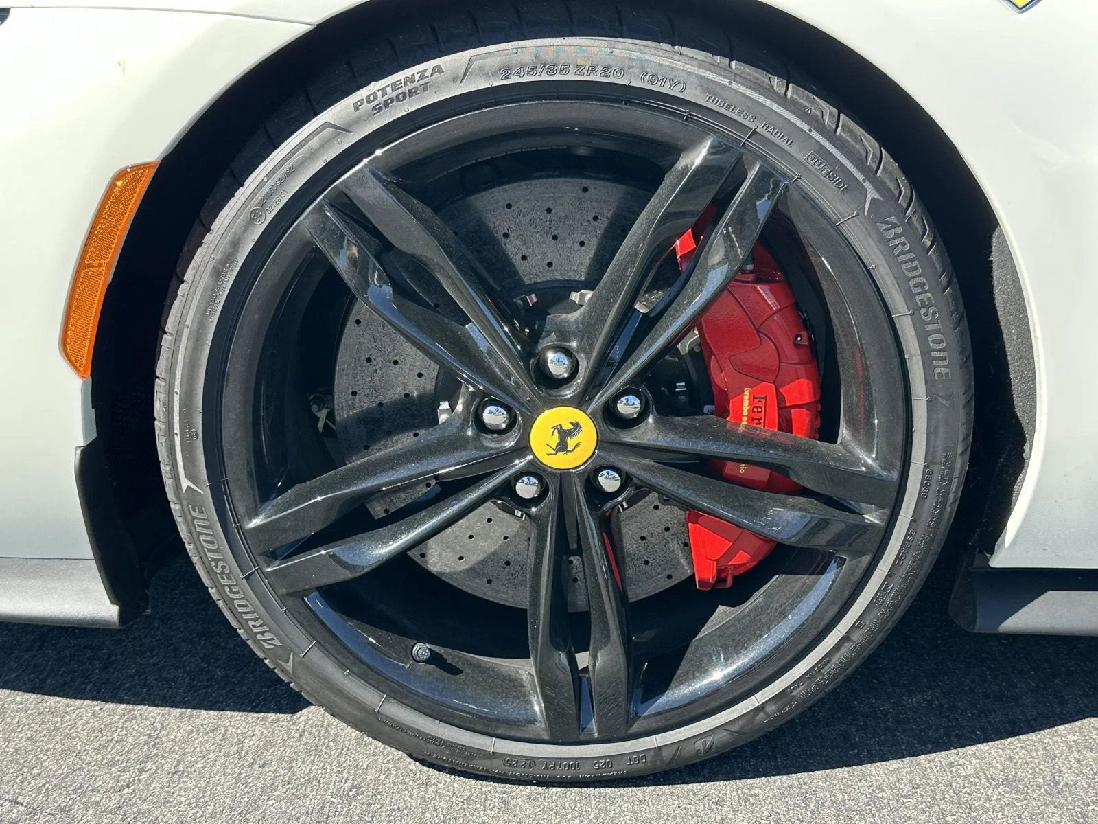 Used 2025 Bianco Cervino Ferrari  image 42
