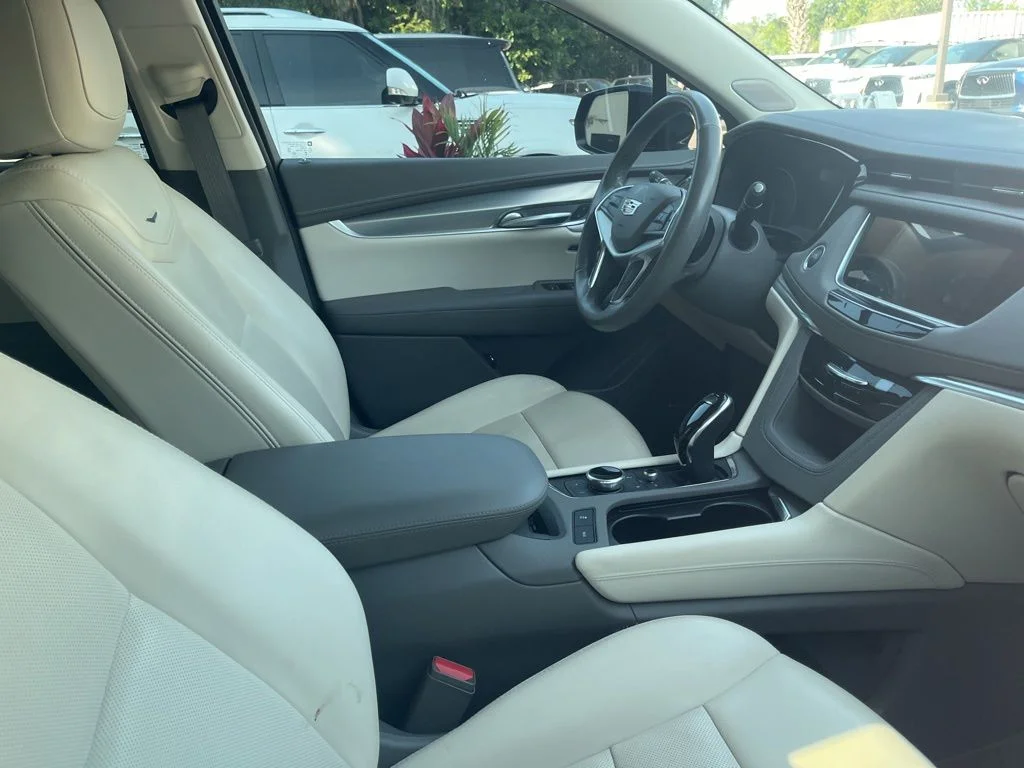 Used 2024 Black Metallic Cadillac Premium Luxury image 10