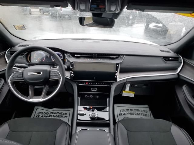 New 2026 Bright White Clear-Coat Exterior Paint Jeep Altitude image 17