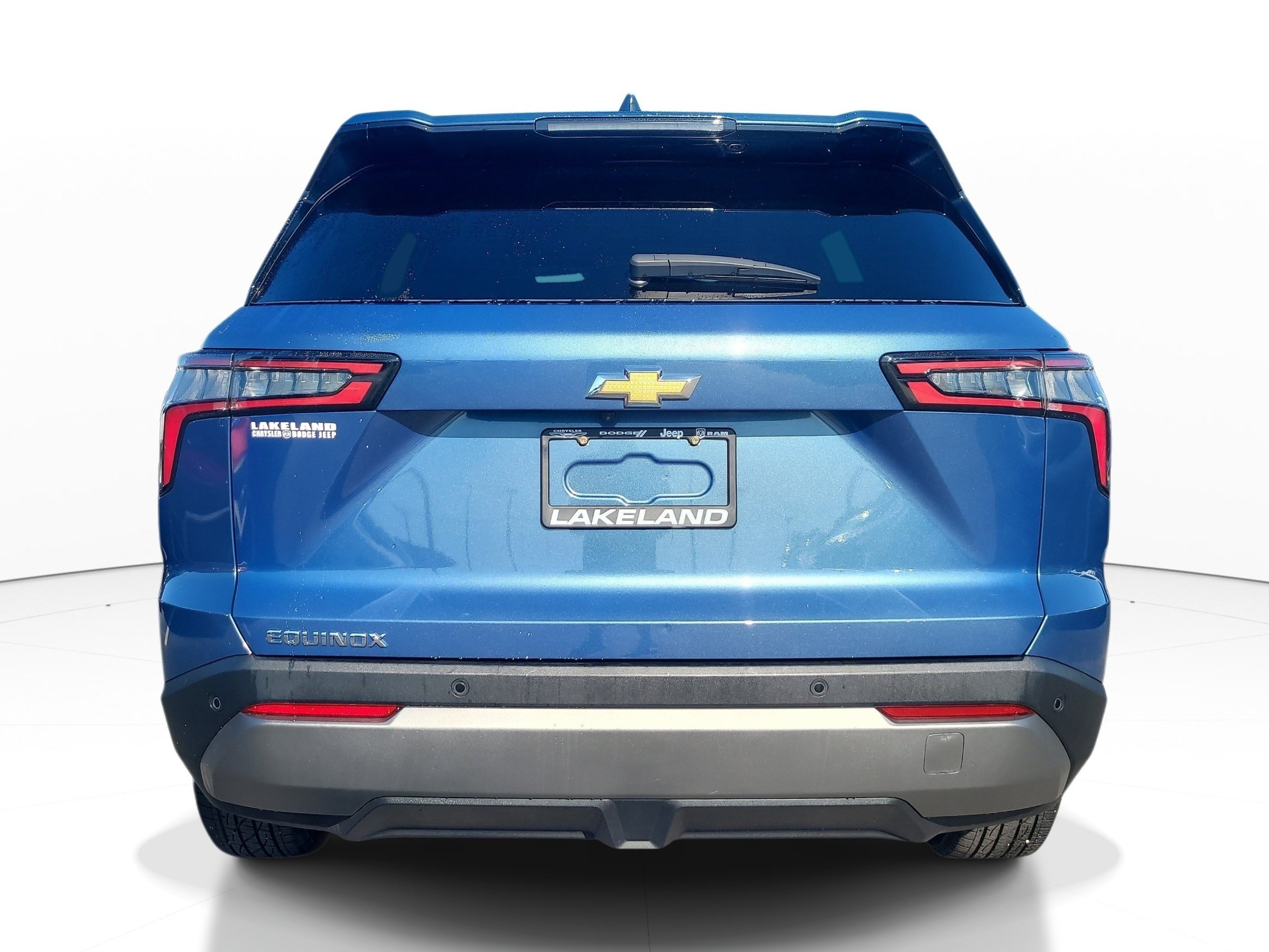 Used 2026 Lakeshore Blue Metallic Chevrolet FWD LT image 5