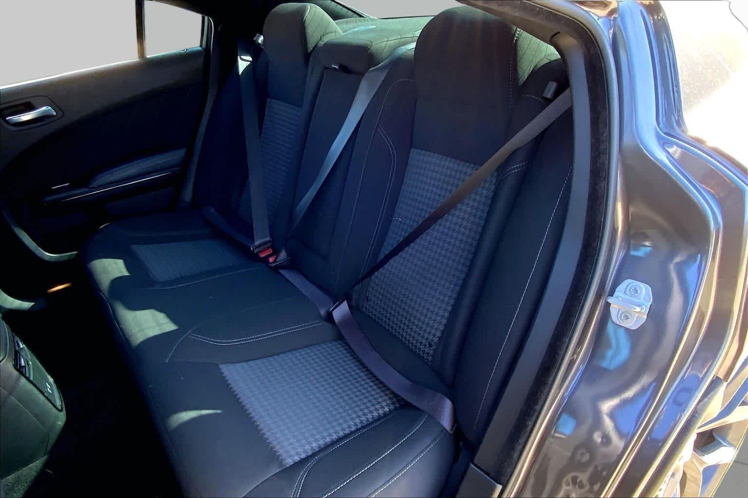 Used 2022 Granite Pearlcoat Dodge SXT image 20