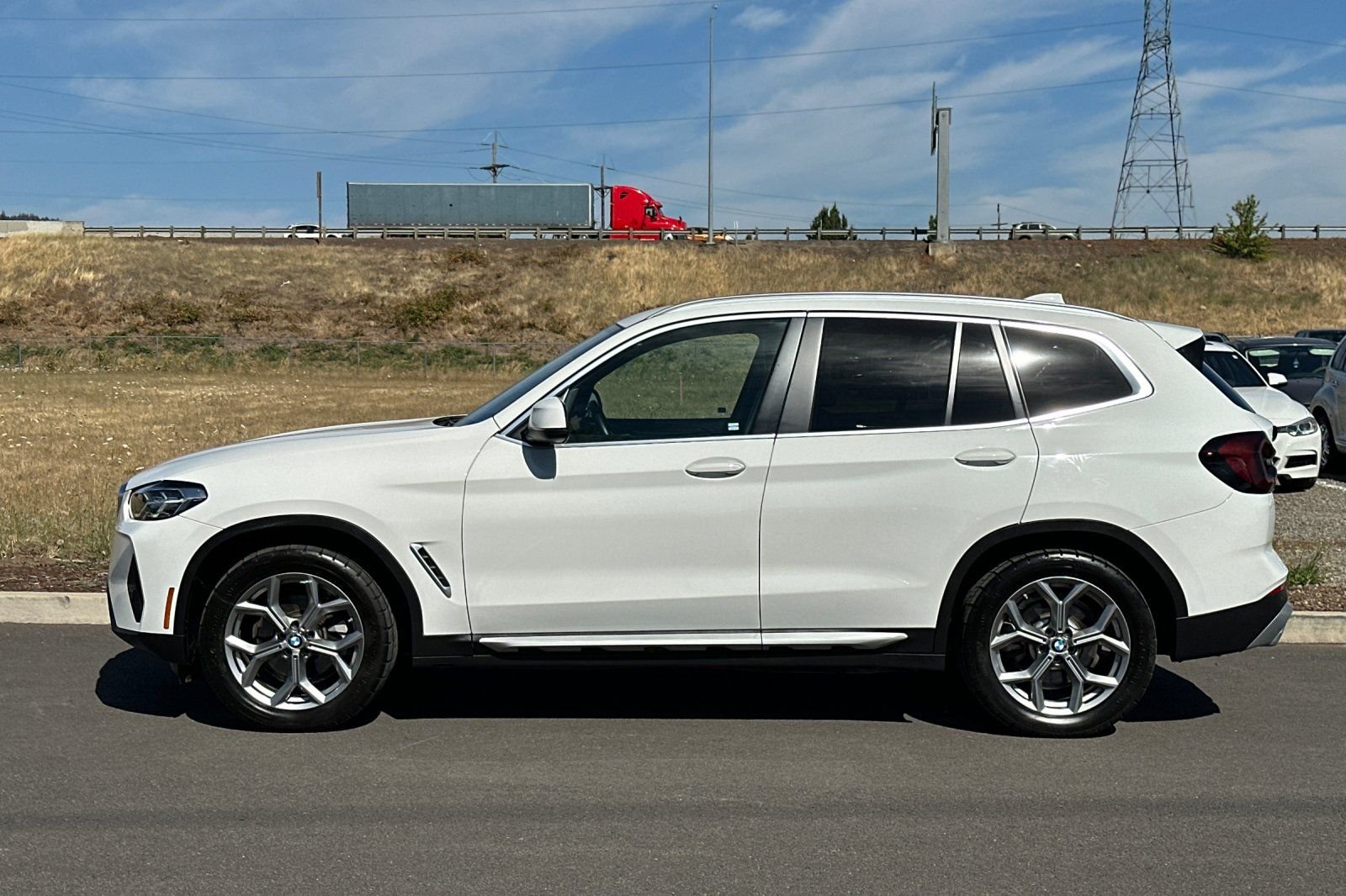 Used 2024  BMW xDrive30i image 6