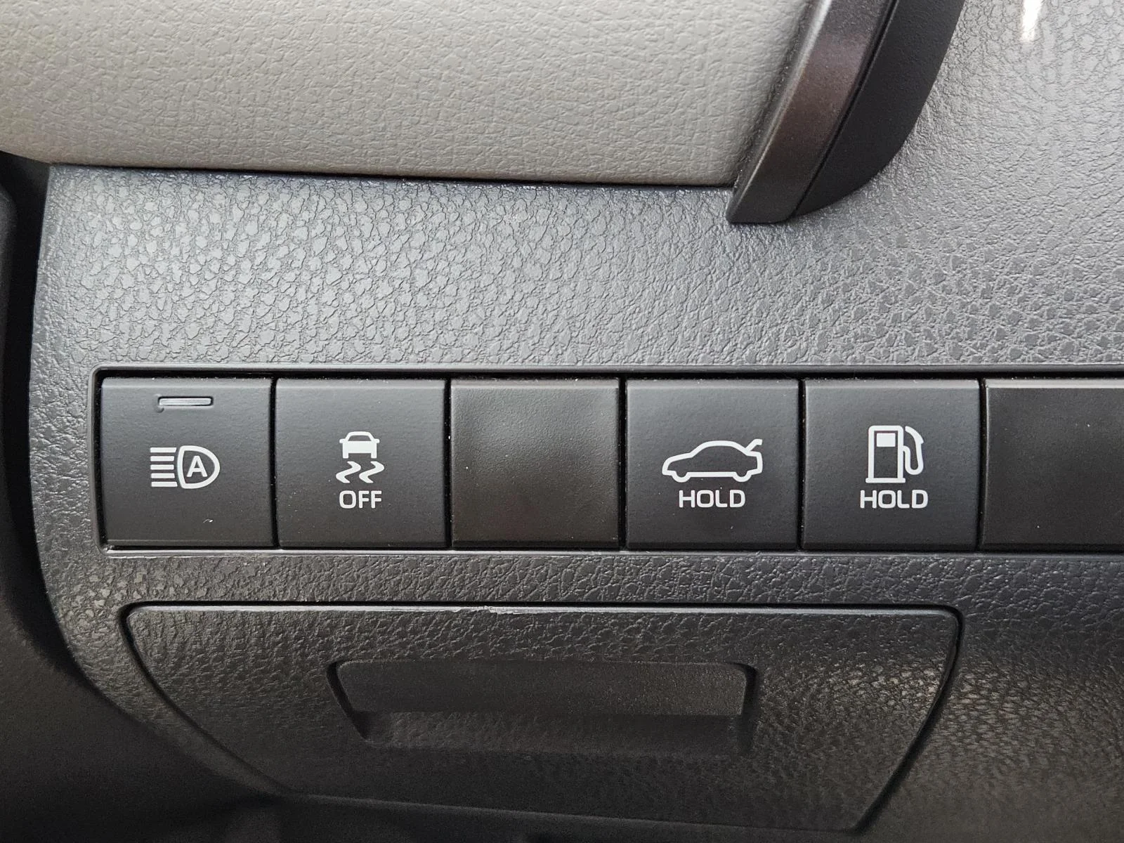 Used 2023 White Toyota SE Auto (Natl) image 19