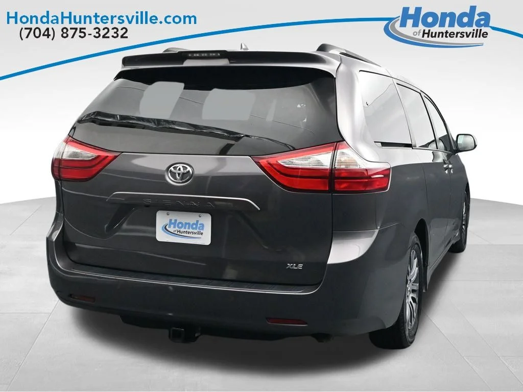 Used 2018 Toyota Sienna XLE with VIN 5TDYZ3DCXJS924488 for sale in Huntersville, NC