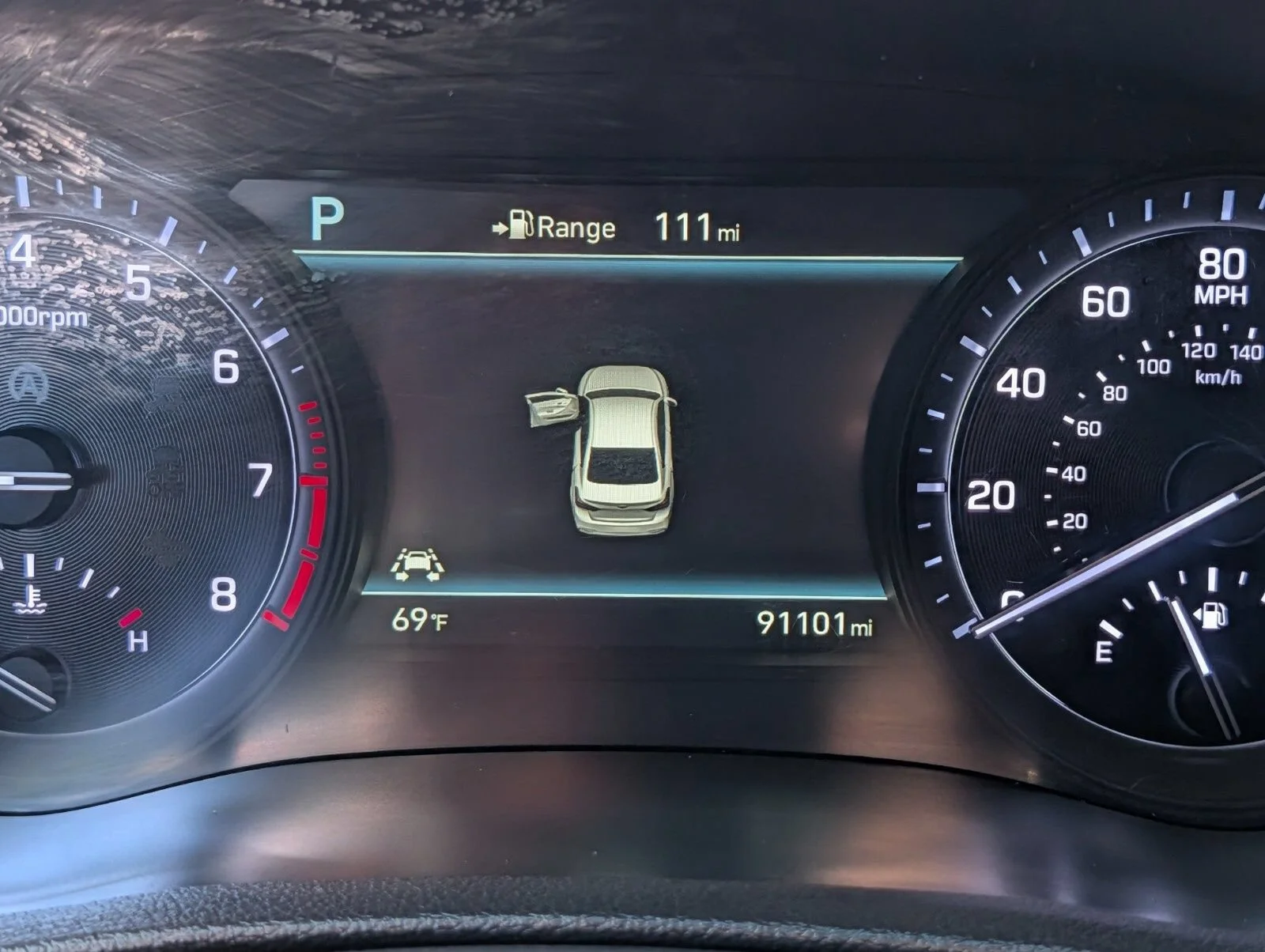 Used 2018 White Genesis 3.3T Sport image 30