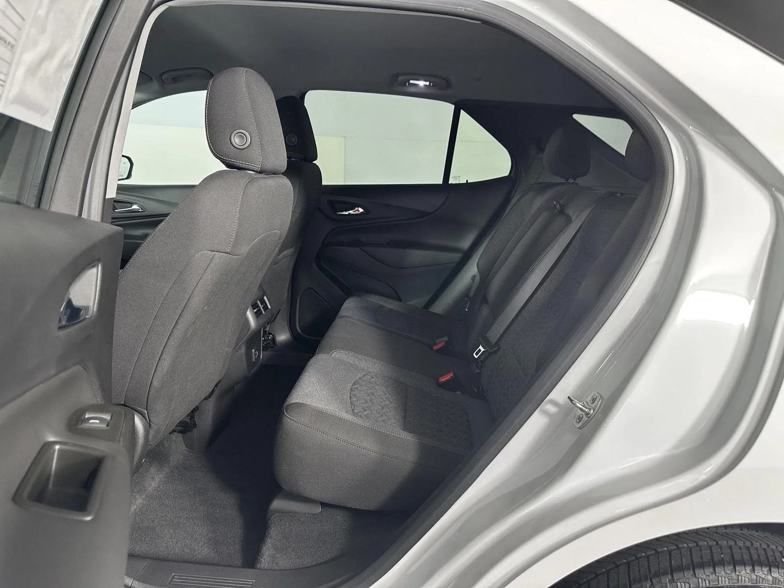Used 2024 Summit White Chevrolet LT image 26