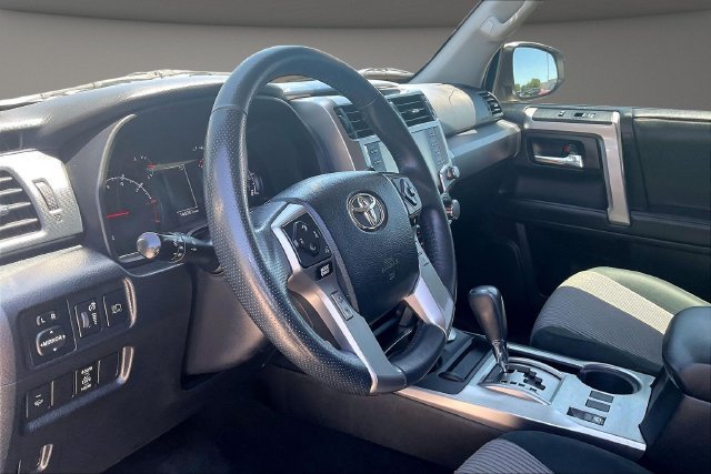 Used 2020 Silver Toyota SR5 image 11