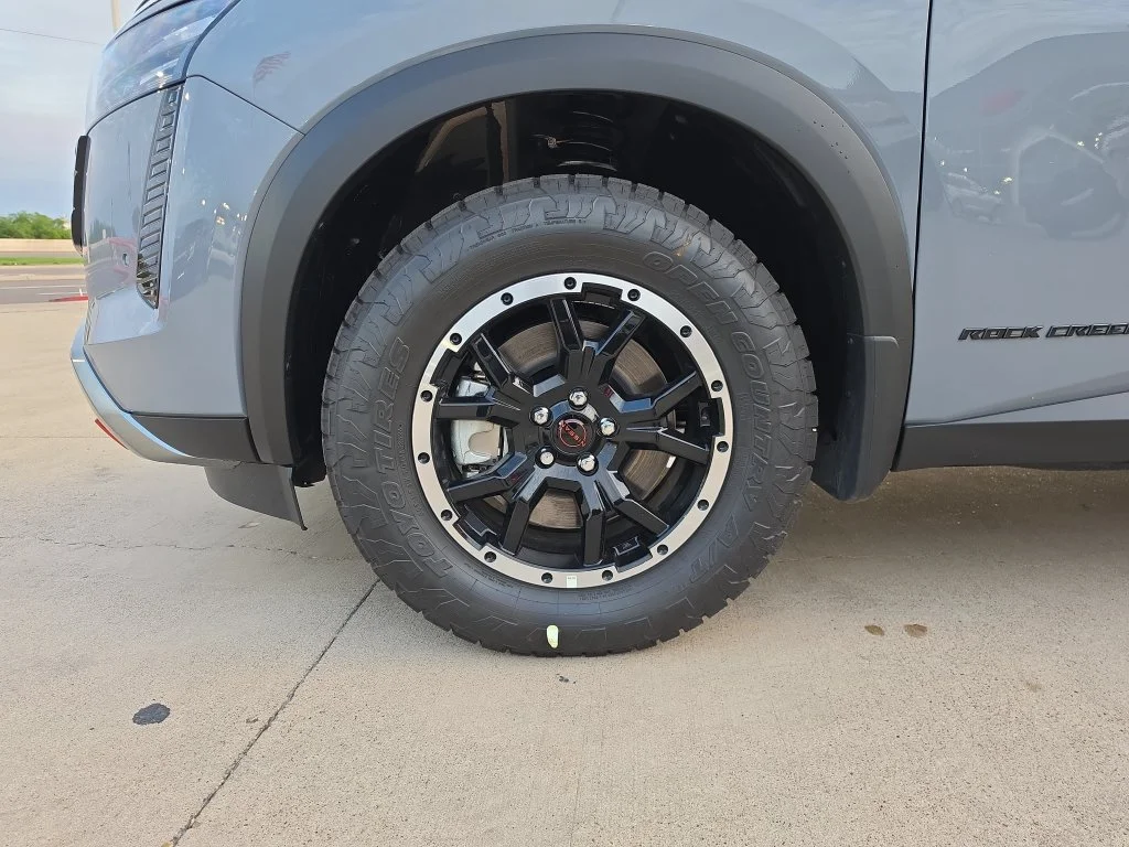 New 2026 Boulder Gray Pearl / Super Black Two-tone Nissan Rock Creek® image 29