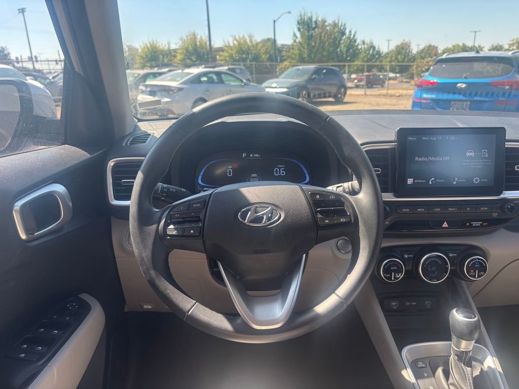 Used 2025 Shimmering Silver Hyundai SEL image 25