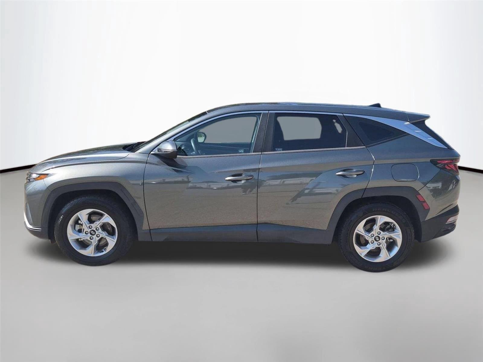Used 2022 Amazon Gray Hyundai SE image 2