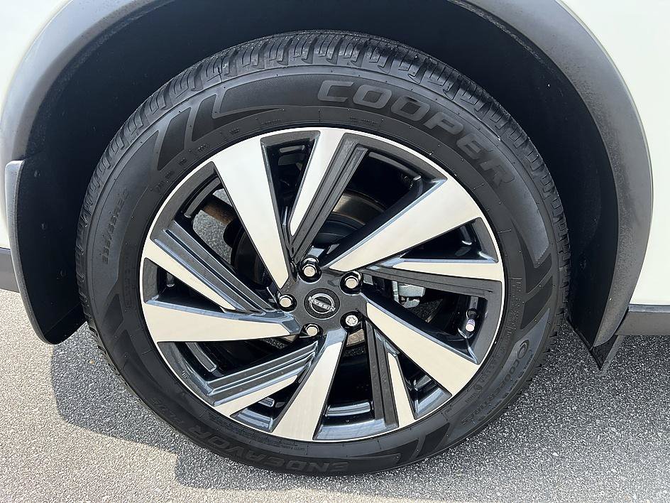 Certified Used 2023 Pearl White Tricoat Nissan SL image 15