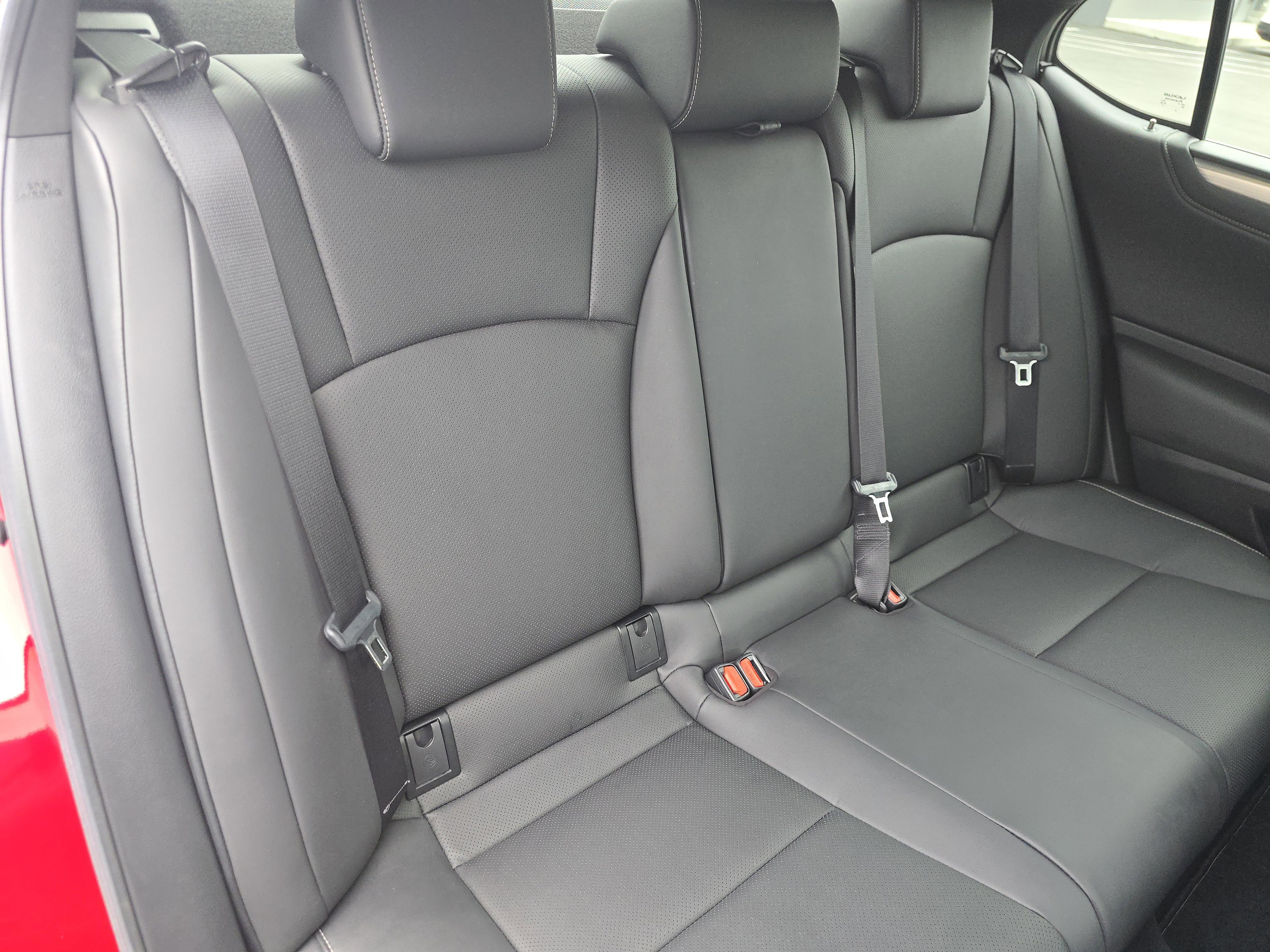 Used 2023 Matador Red Mica Lexus ES 350 F SPORT Handling image 18