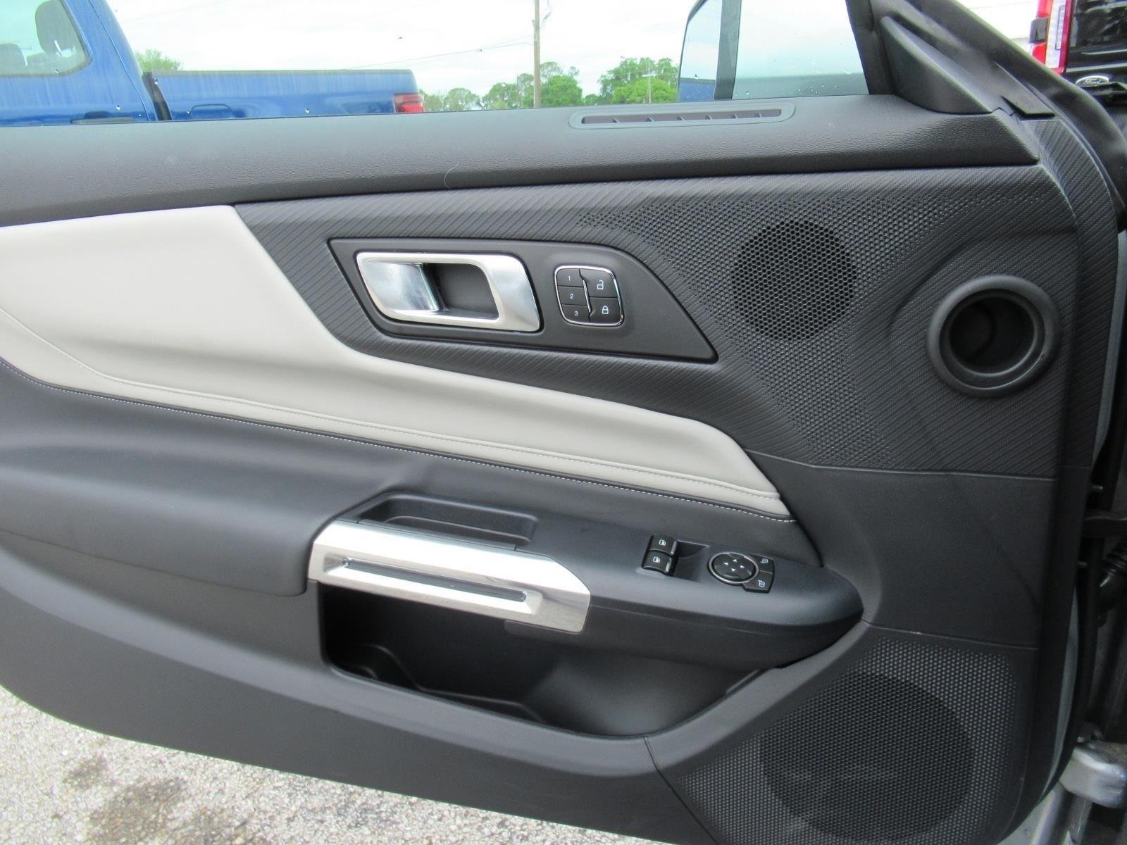 2025 Ford Mustang EcoBoost Premium Fastback - Photo 18