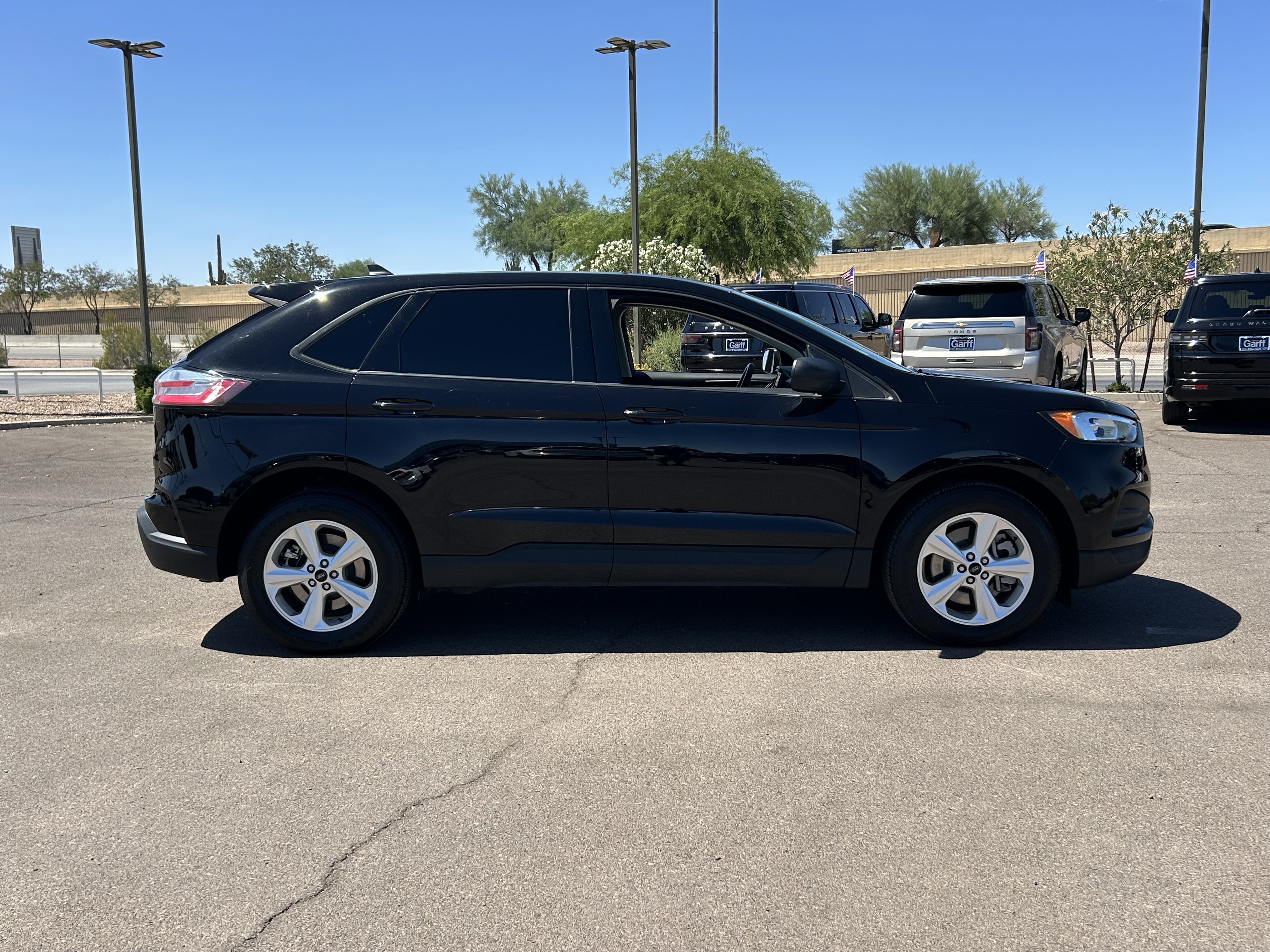 2023 Ford Edge SE - Photo 6