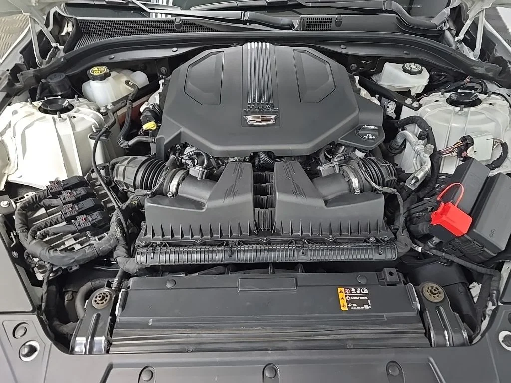 Used 2023 White Cadillac V-Series image 15