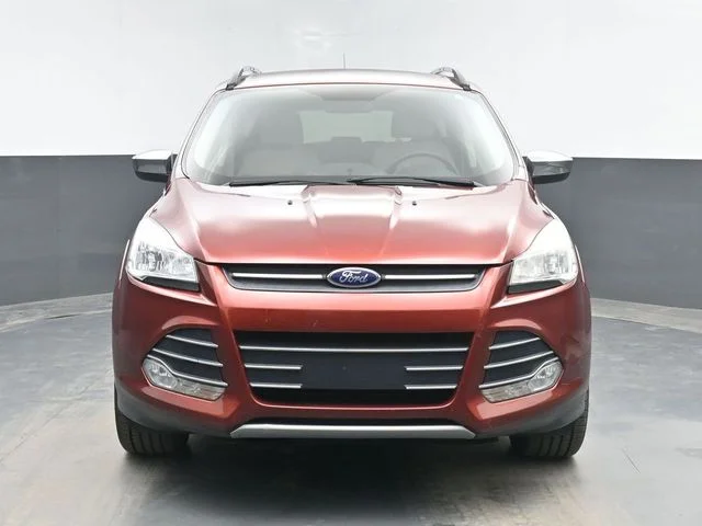 Used 2016 Orange Ford SE image 2