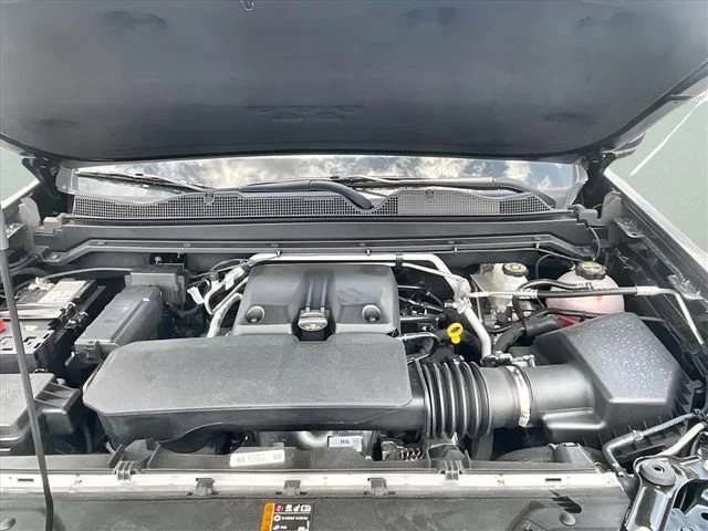 New 2025 Black Chevrolet Z71 image 20