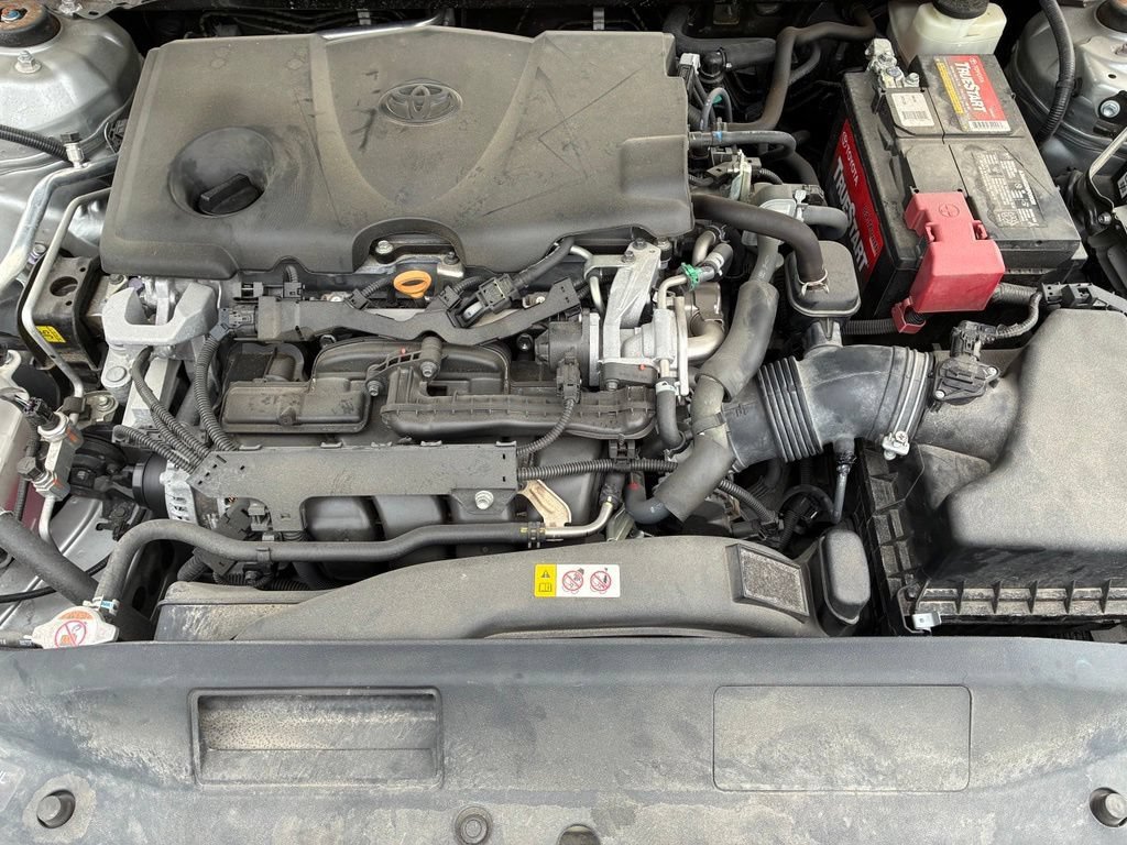 Used 2018 Silver Toyota LE image 32