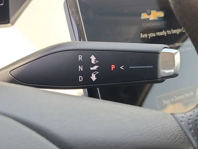 New 2027 Summit White Chevrolet LT image 31