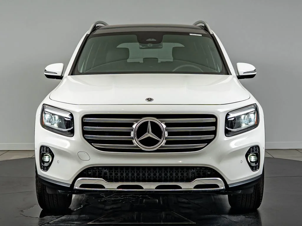 Used 2026 Polar White Mercedes-Benz GLB 250 image 2