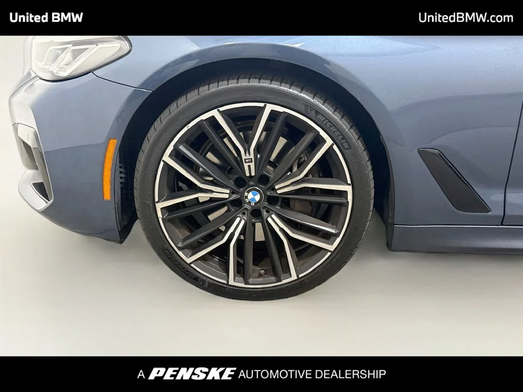 Used 2023 Arctic Race Blue metallic BMW 540i image 9