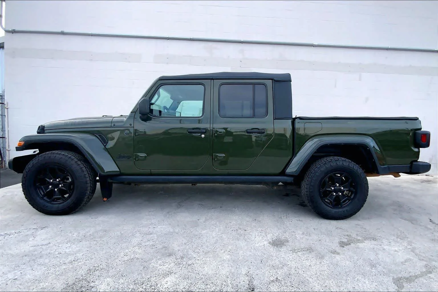 Used 2022 Grn/green Jeep Willys Sport image 3