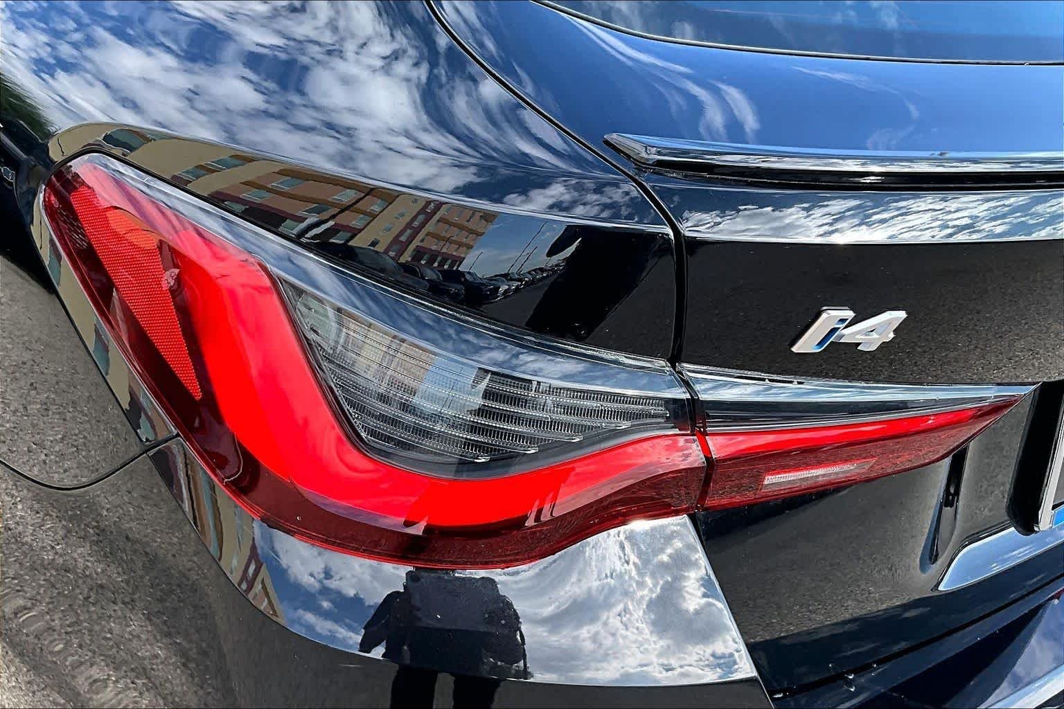 Used 2023 Black Sapphire Metallic BMW eDrive40 image 28