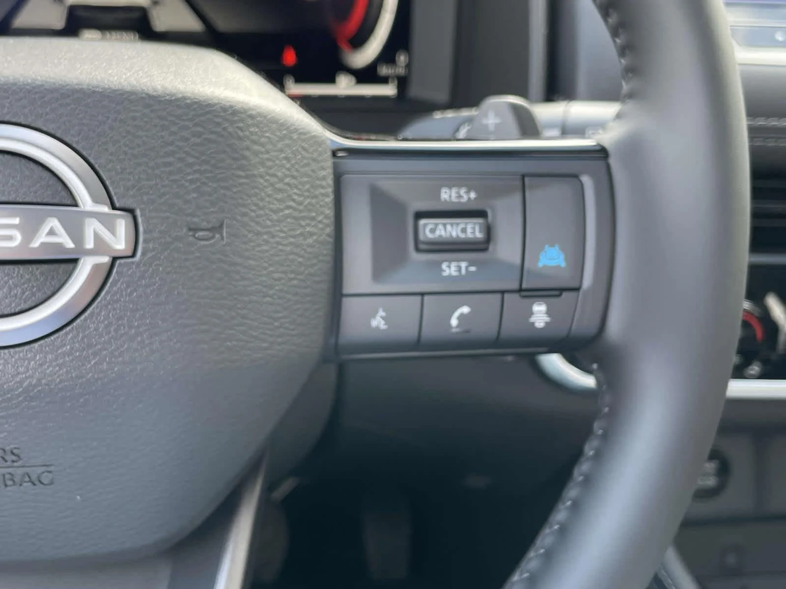 New 2026 Everest White Pearl/Super Black Nissan Platinum image 36
