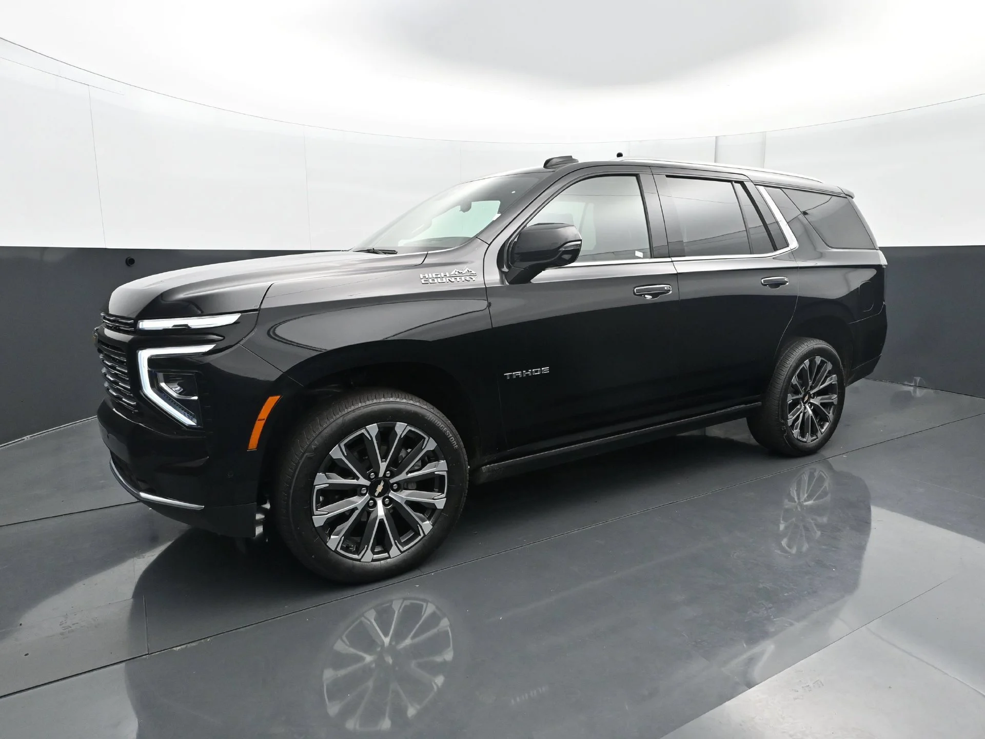 Used 2025 Chevrolet Tahoe High Country with VIN 1GNS6TRL8SR377543 for sale in Roseville, Minnesota
