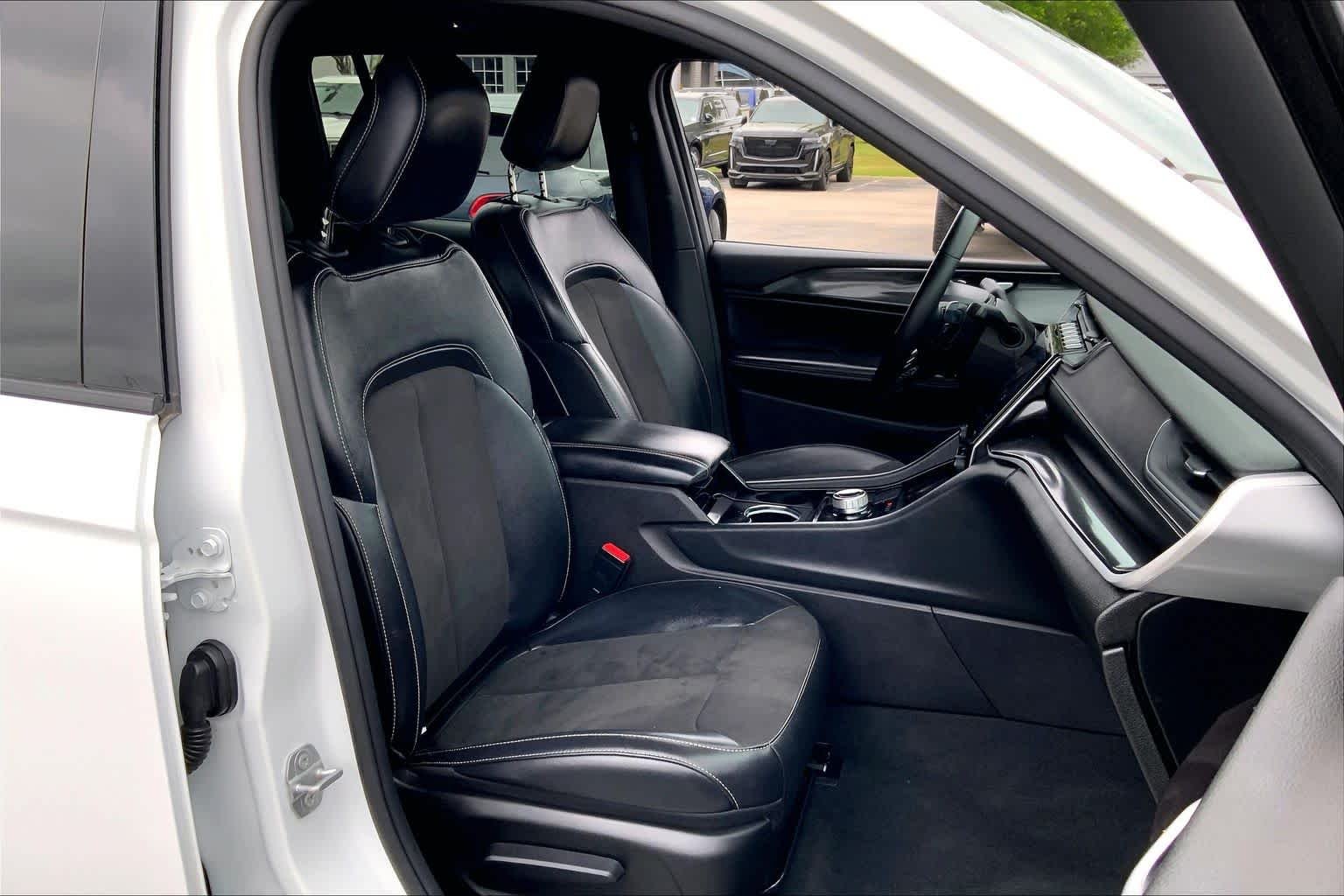 Used 2022 Bright White Clearcoat Jeep Altitude image 14