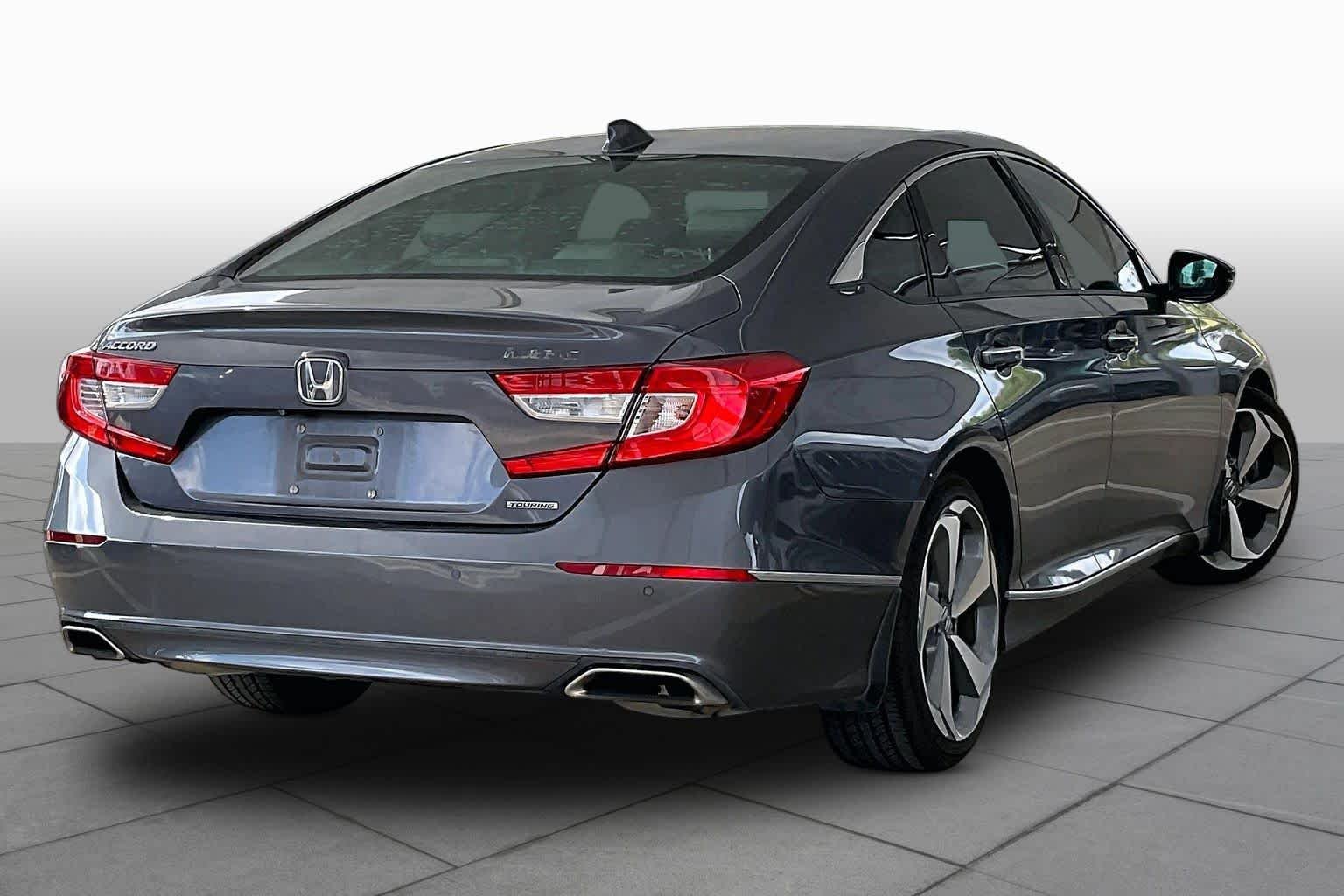 Used 2018 Modern Steel Metallic Honda Touring 1.5T image 12
