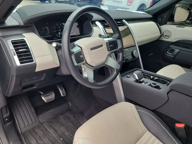 Used 2023 White Land Rover Metropolitan Edition image 21